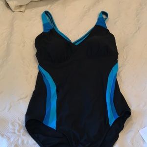 Lands’ End women’s tunic suit Black